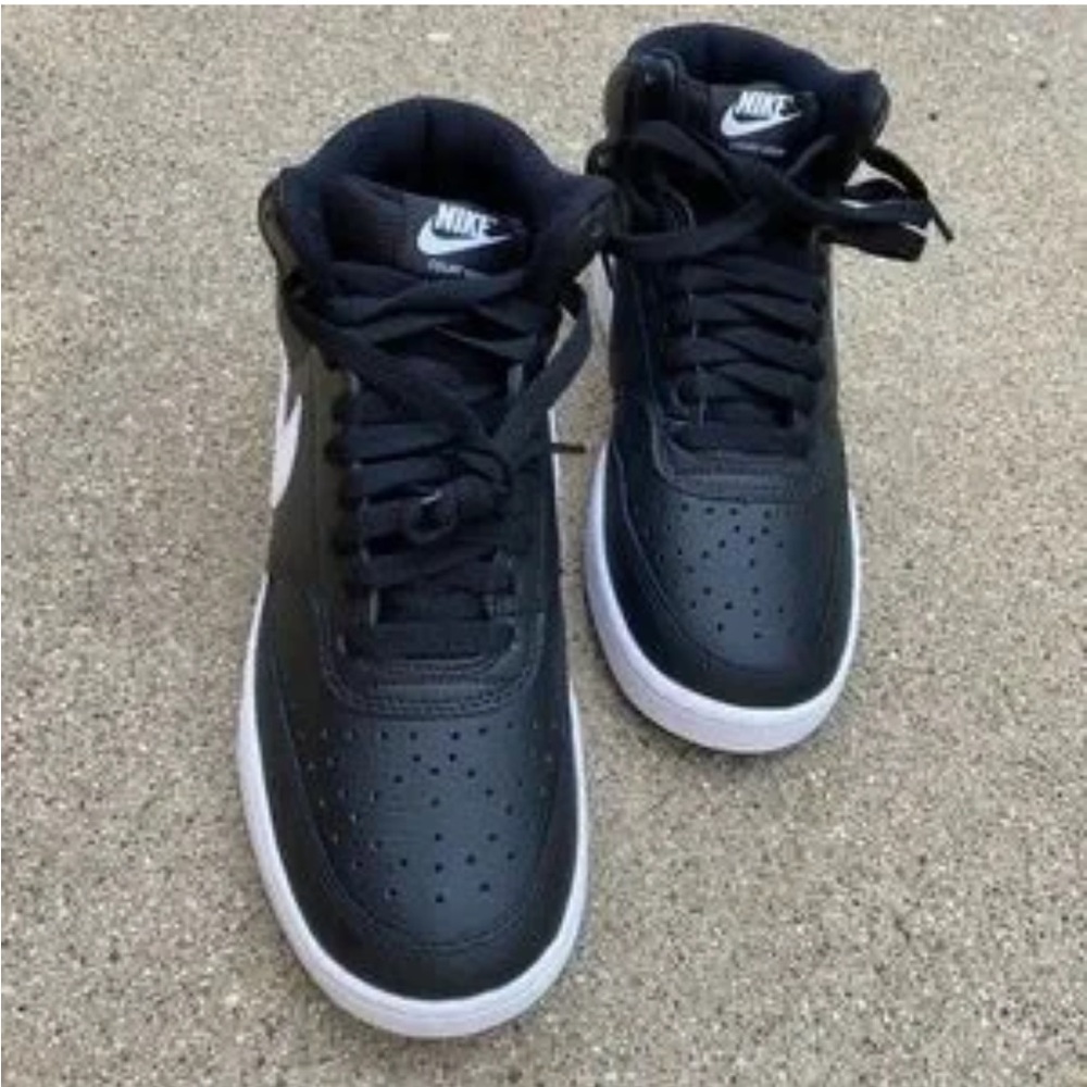 Nike COURT VISION MID Black White CD5436-001 Athletic Sneakers Shoes
Size 10